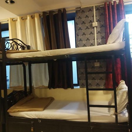 מומביי Bandra Dormitory Only For Indian מראה חיצוני תמונה
