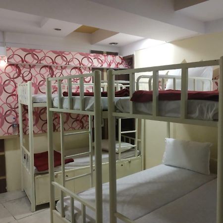מומביי Bandra Dormitory Only For Indian מראה חיצוני תמונה
