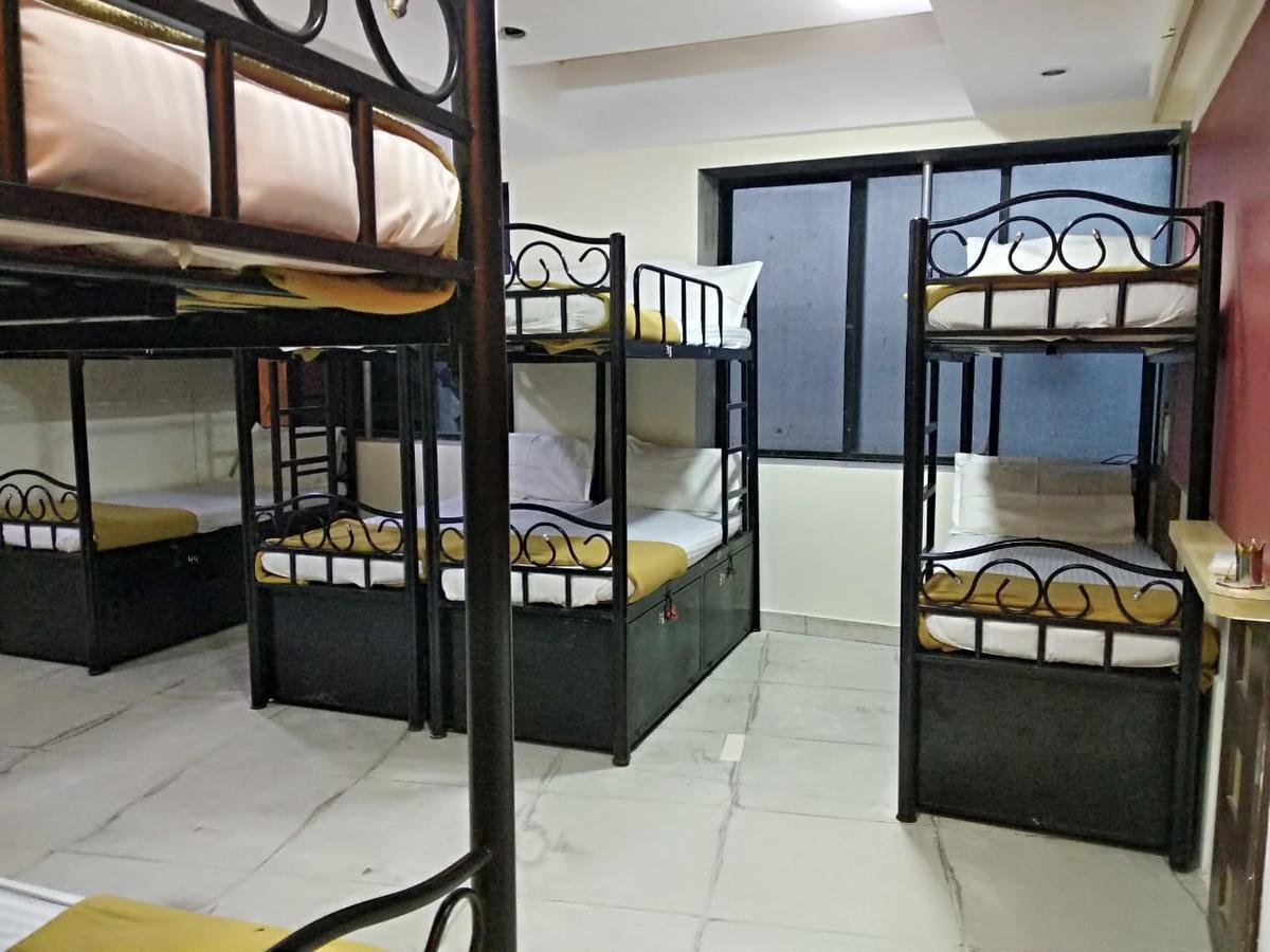מומביי Bandra Dormitory Only For Indian מראה חיצוני תמונה