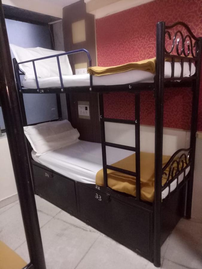 מומביי Bandra Dormitory Only For Indian מראה חיצוני תמונה