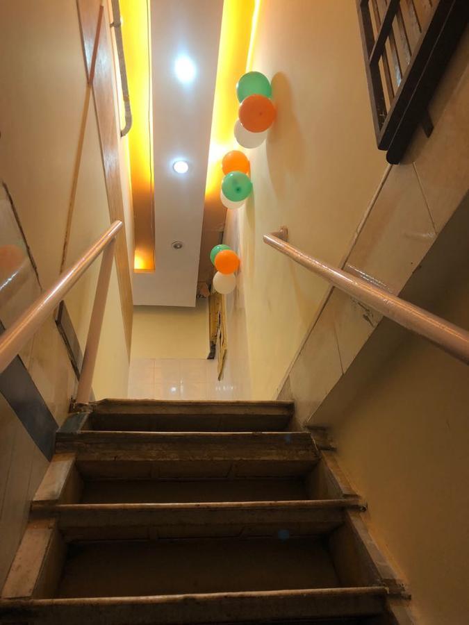 מומביי Bandra Dormitory Only For Indian מראה חיצוני תמונה