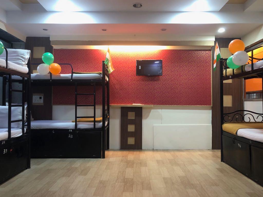 מומביי Bandra Dormitory Only For Indian מראה חיצוני תמונה
