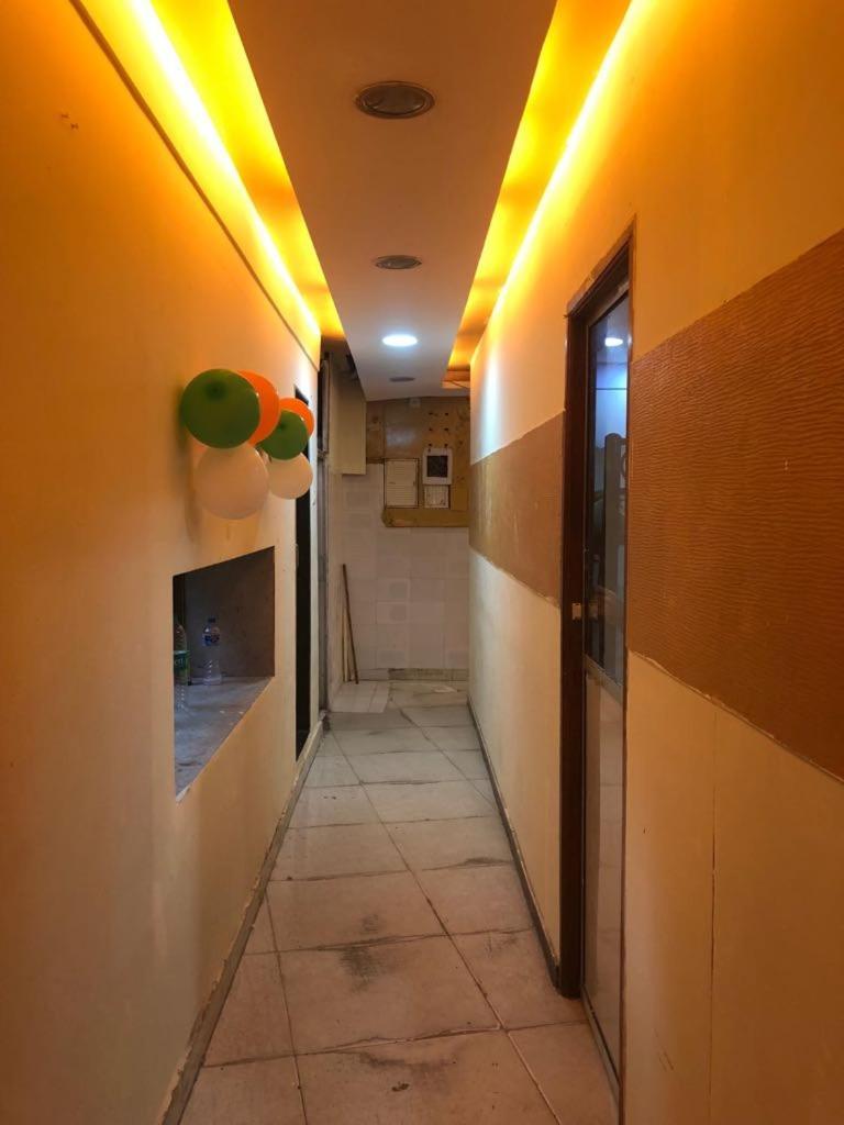 מומביי Bandra Dormitory Only For Indian מראה חיצוני תמונה