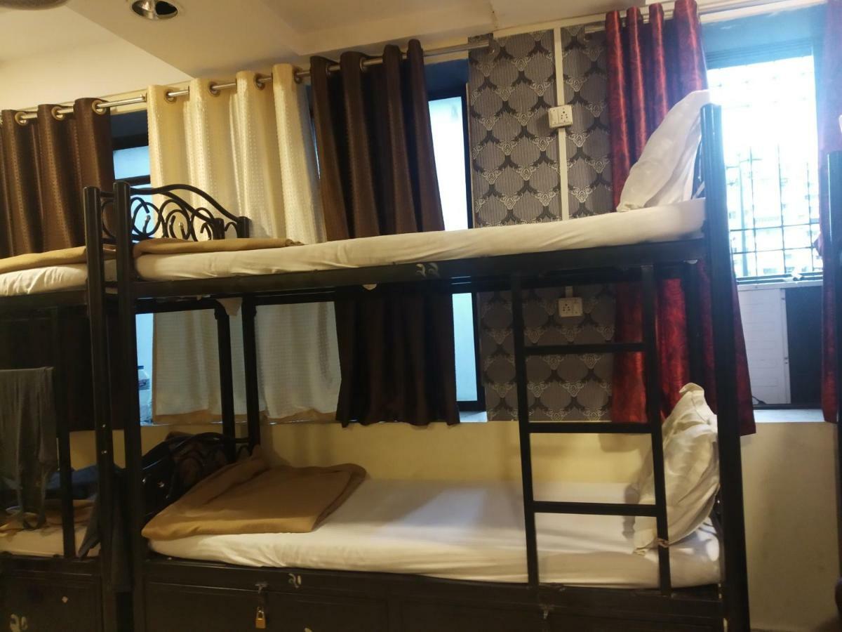 מומביי Bandra Dormitory Only For Indian מראה חיצוני תמונה
